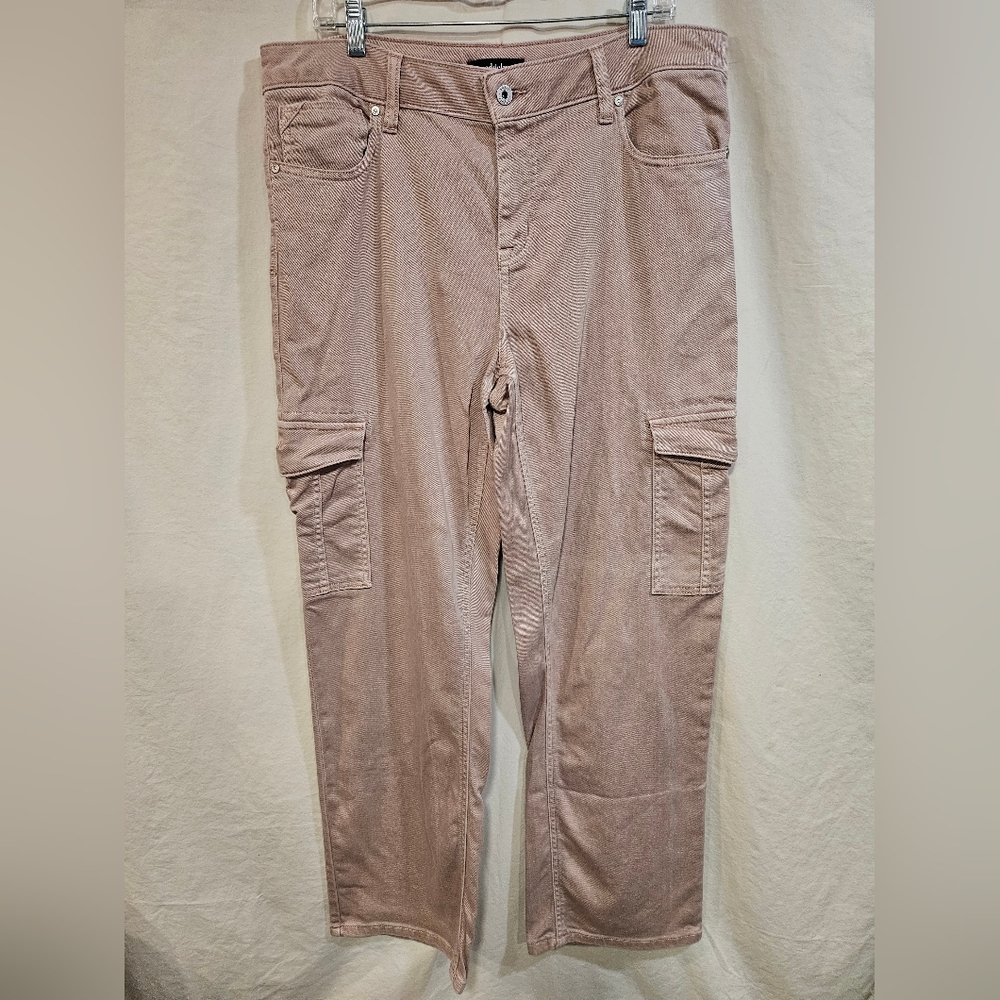 🩷 Edgely Pink Cargo Pants